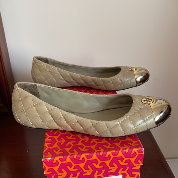 Authentic Tory Burch Kaitlin Quilted Ballet Leather Flats - Picture 2 of 6